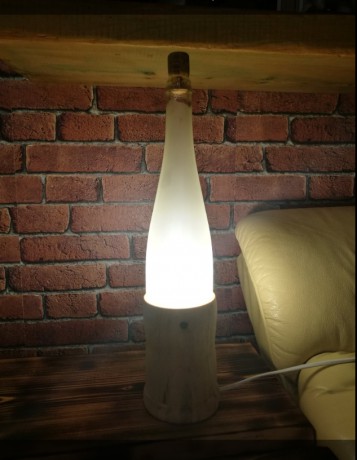 Lampa lahev bílá pískovaná