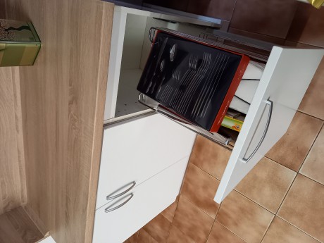 Renovace zadní část drátěný výsuv